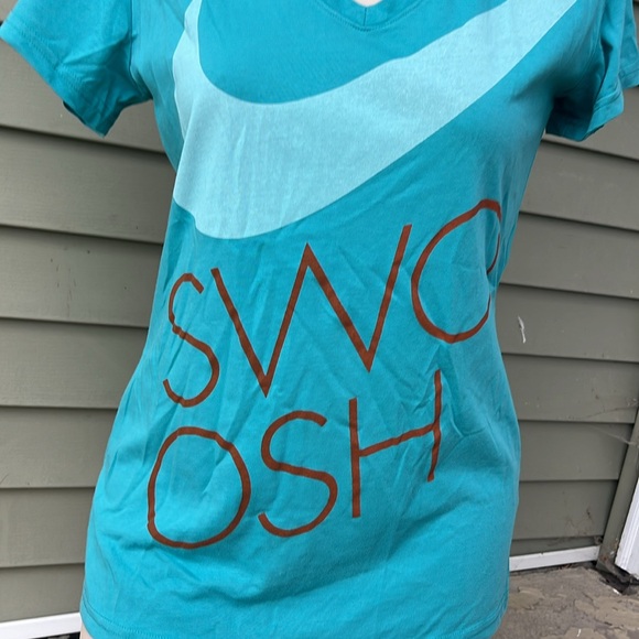 Like new slim fit Nike T-shirt - Picture 4 of 11